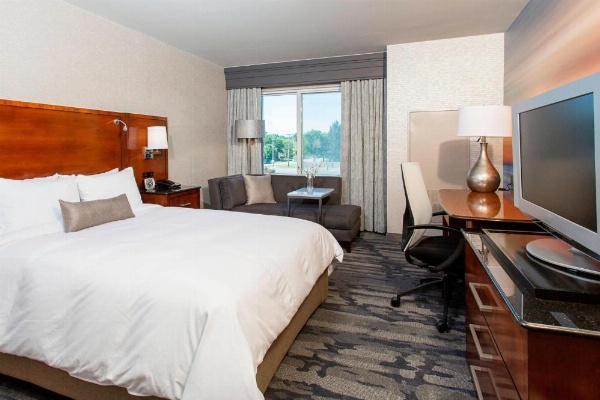 Rochester Airport Marriott image 10