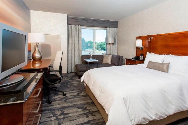 Rochester Airport Marriott image 11