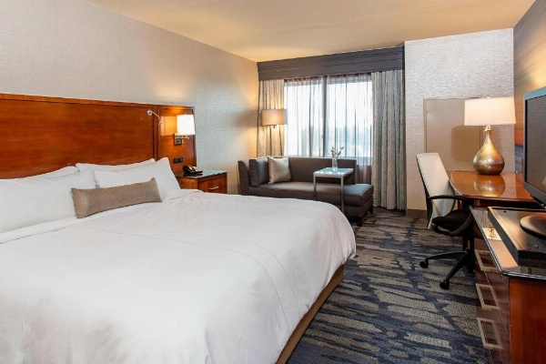 Rochester Airport Marriott image 13