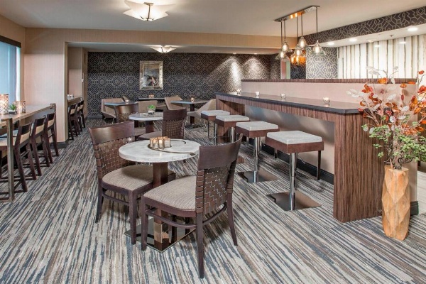 Rochester Airport Marriott image 20